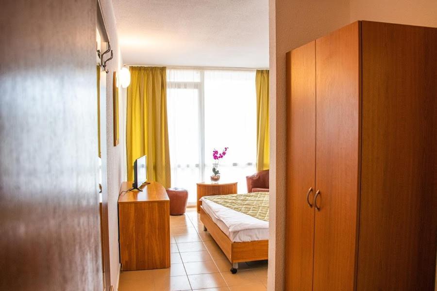 Hotel Mures Saturn Eksteriør billede
