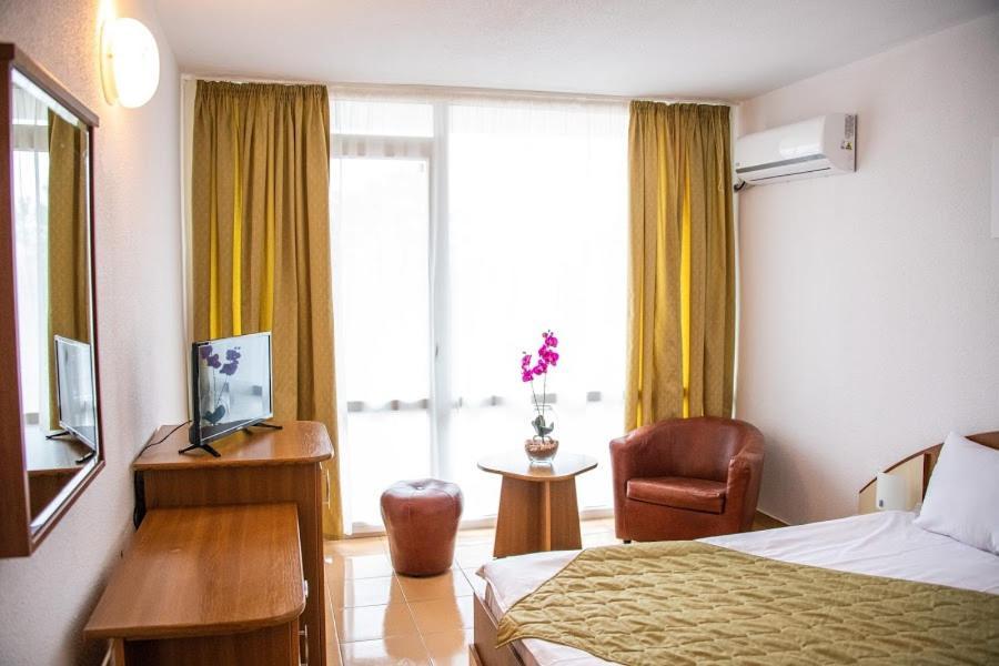 Hotel Mures Saturn Eksteriør billede