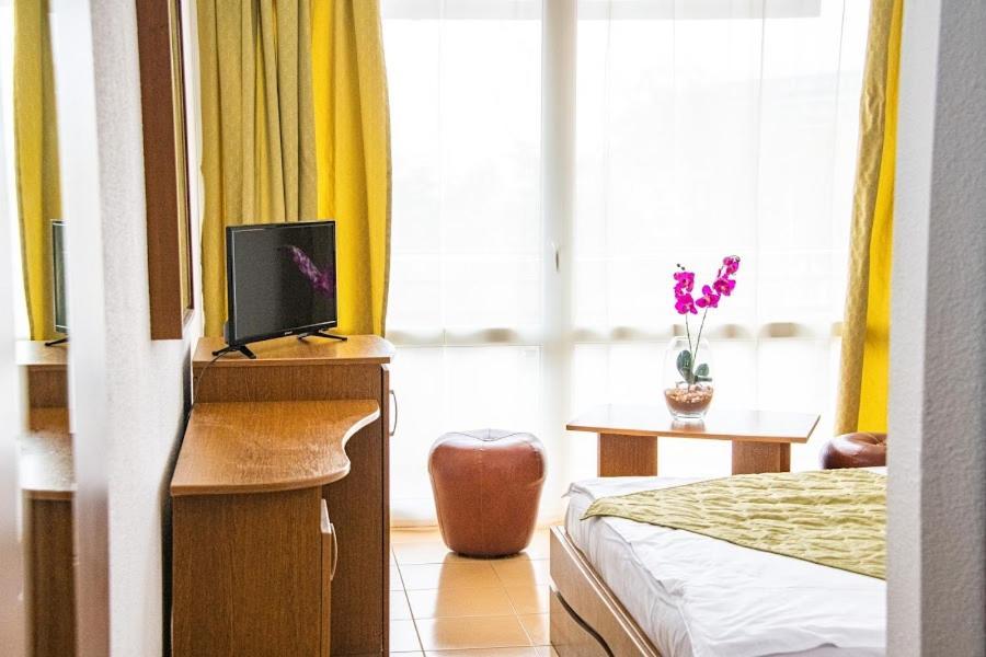 Hotel Mures Saturn Eksteriør billede