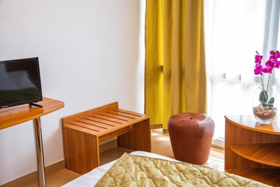 Hotel Mures Saturn Eksteriør billede